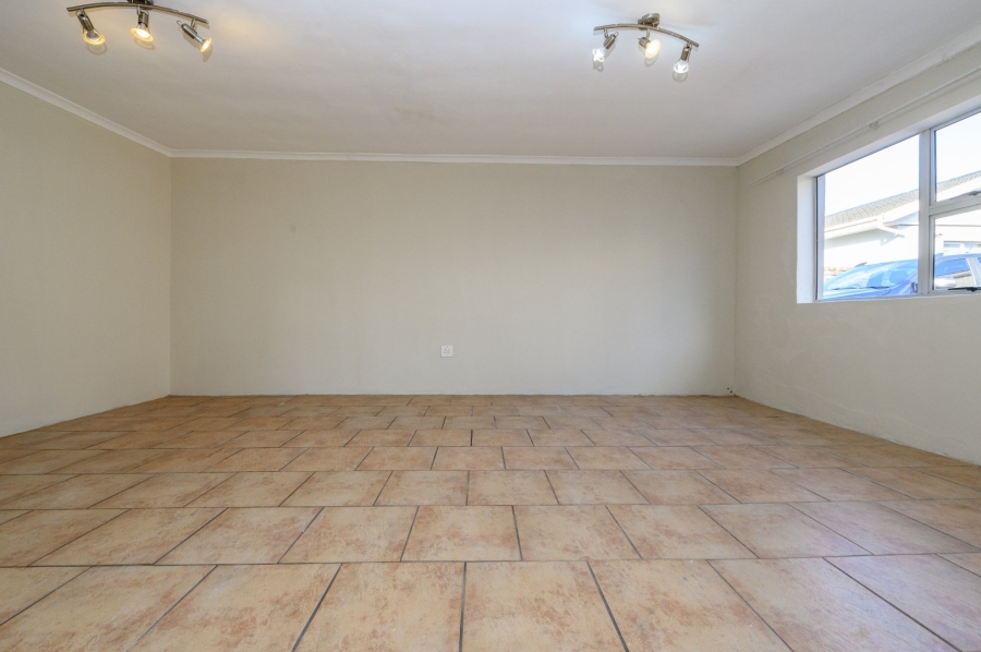 4 Bedroom Property for Sale in Framesby Eastern Cape